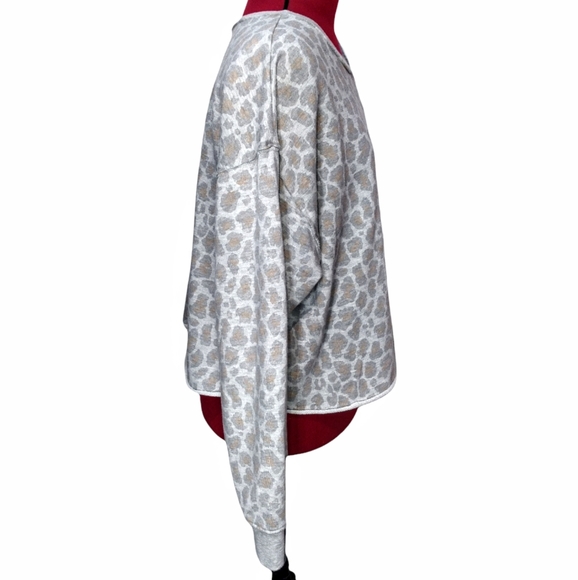 Colsie Leopard Cheetah Print Grey Cropped Oversized Loungewear Sweatshirt Large - Picture 7 of 11